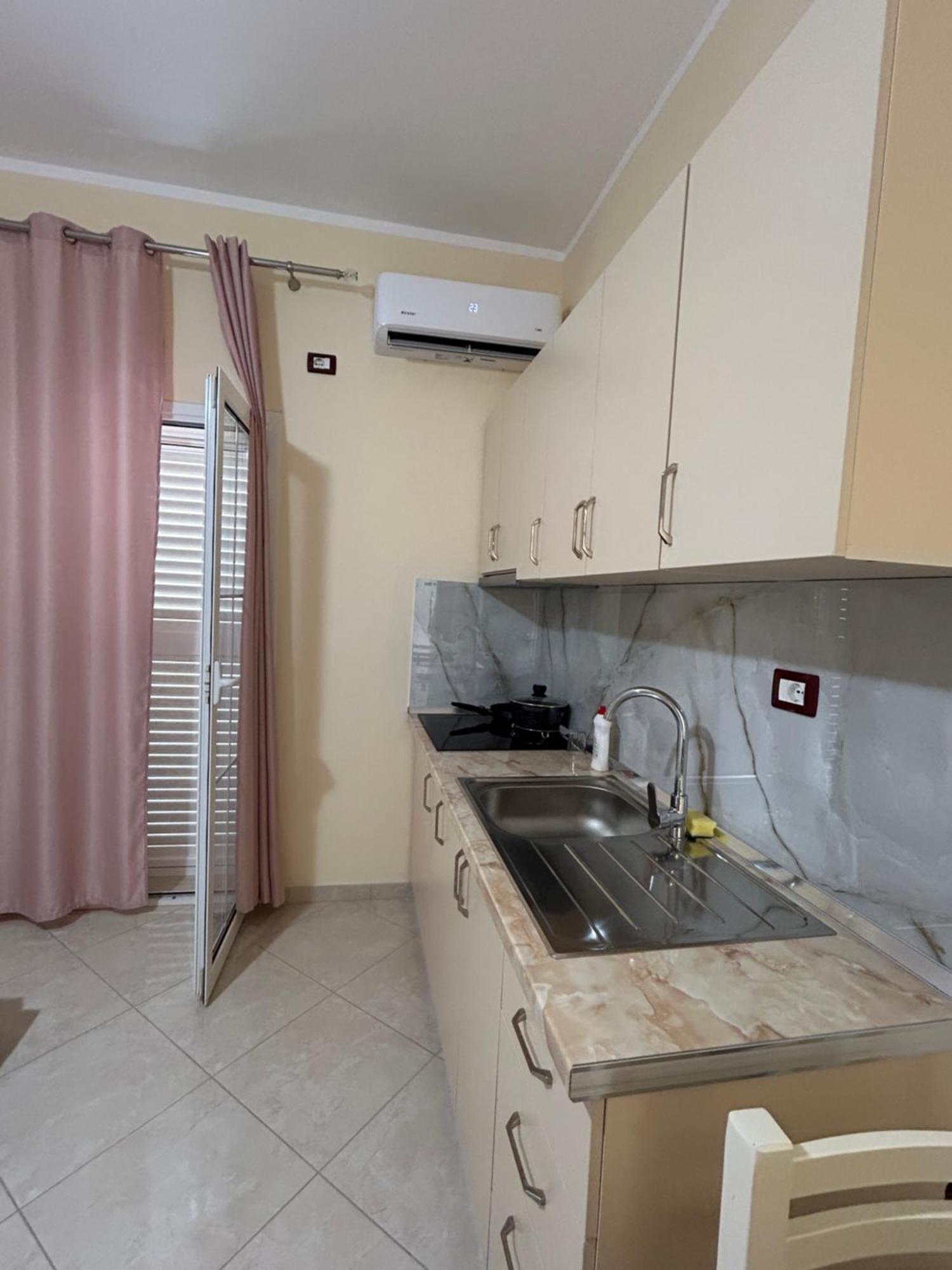 Rest House Vlore Ngoại thất bức ảnh