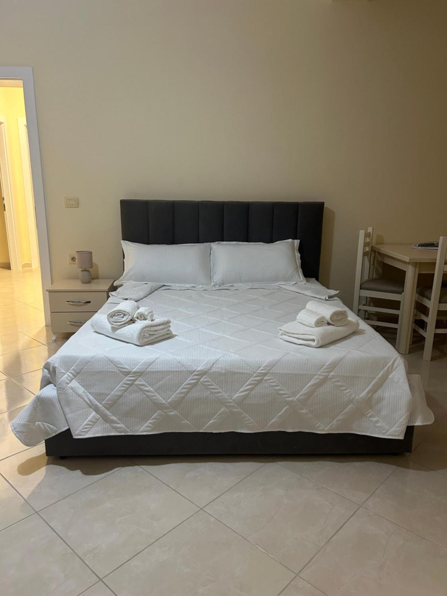 Rest House Vlore Ngoại thất bức ảnh